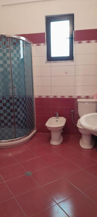 Casa Intera La Paghi Come Una Camera The Home With The Price Of A Room ドゥラス エクステリア 写真