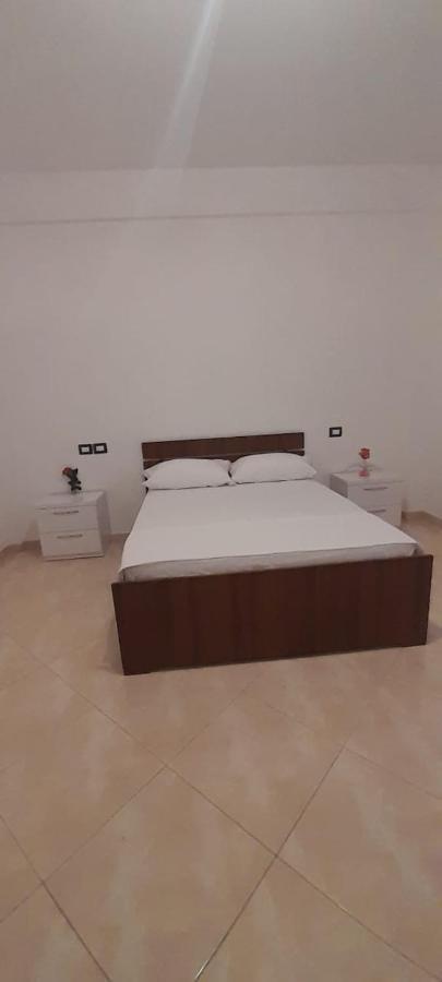 Casa Intera La Paghi Come Una Camera The Home With The Price Of A Room ドゥラス エクステリア 写真